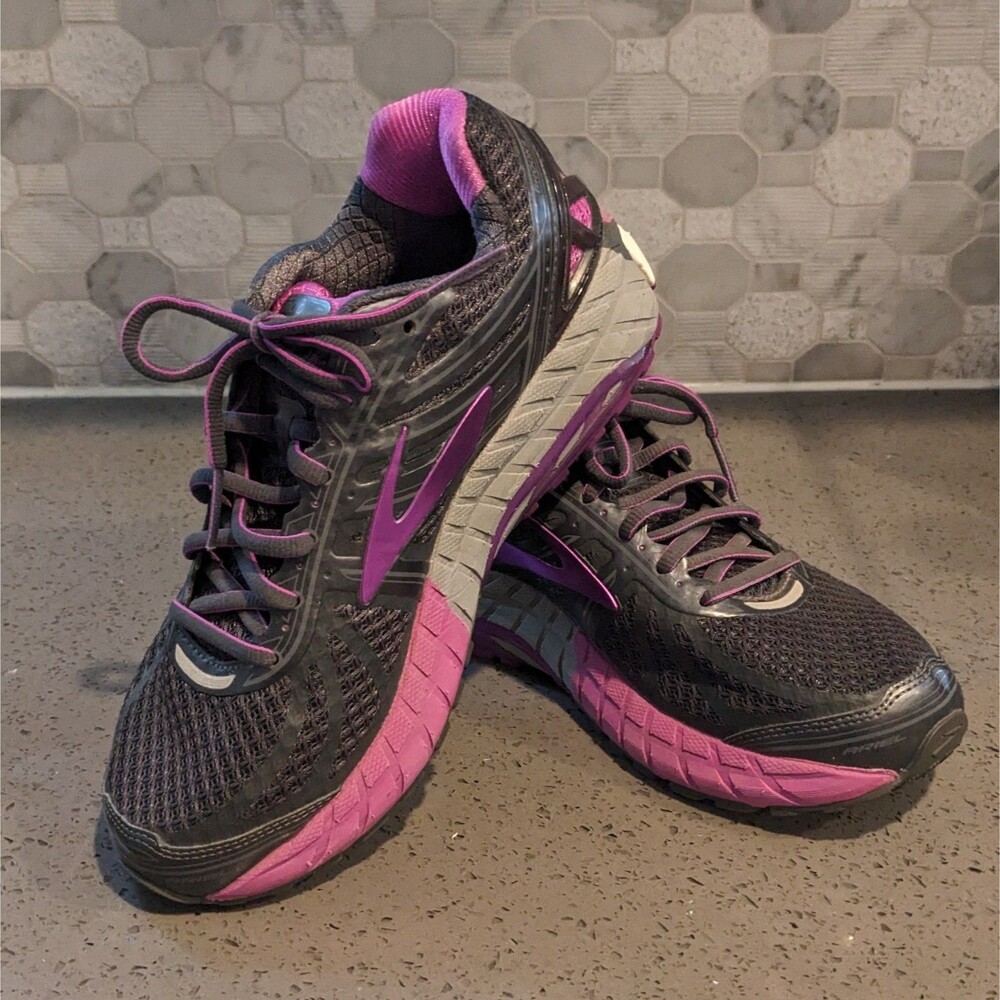 Brooks Ariel 16 Womens 8B Running Shoes Indigo Pink Stability
